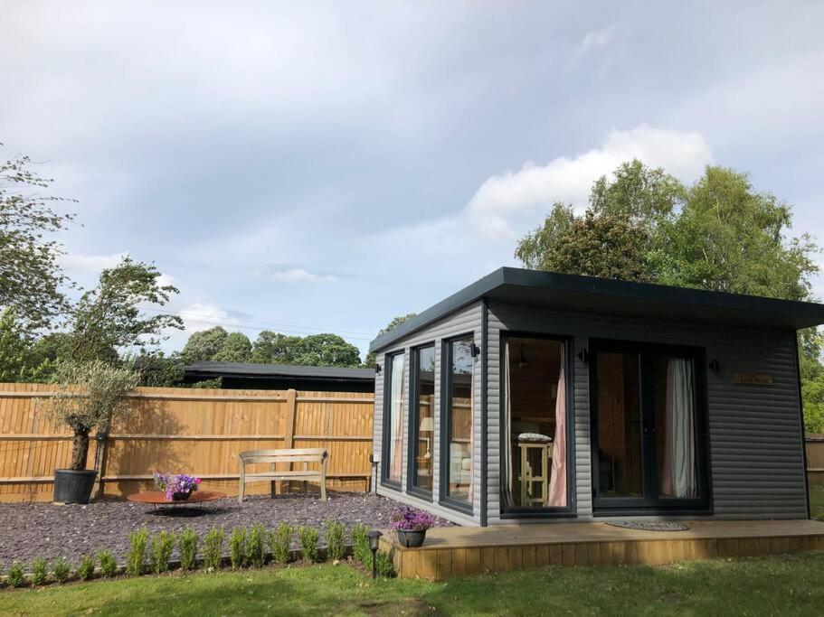 Self Contained Garden Studio With Stunning Views Сисингхерст Экстерьер фото