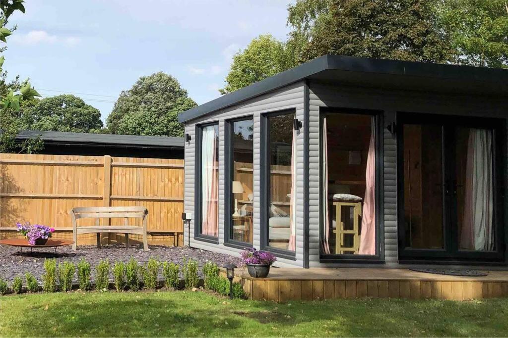 Self Contained Garden Studio With Stunning Views Сисингхерст Экстерьер фото