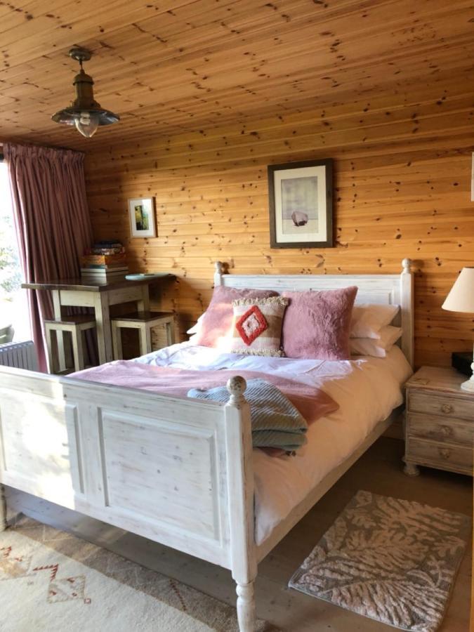 Self Contained Garden Studio With Stunning Views Сисингхерст Экстерьер фото