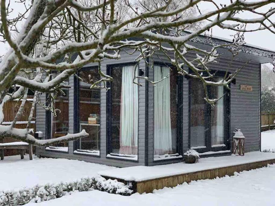 Self Contained Garden Studio With Stunning Views Сисингхерст Экстерьер фото