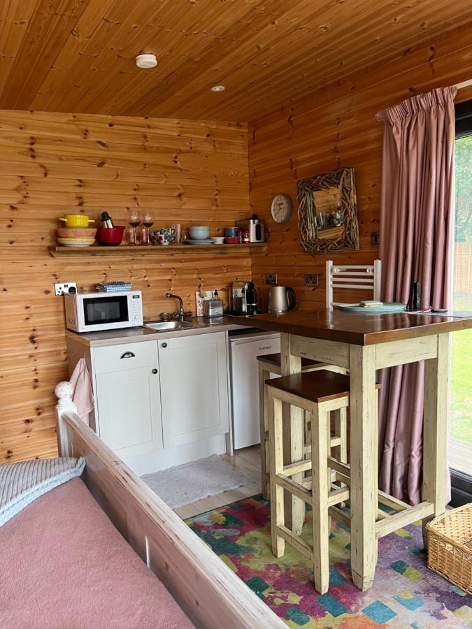 Self Contained Garden Studio With Stunning Views Сисингхерст Экстерьер фото